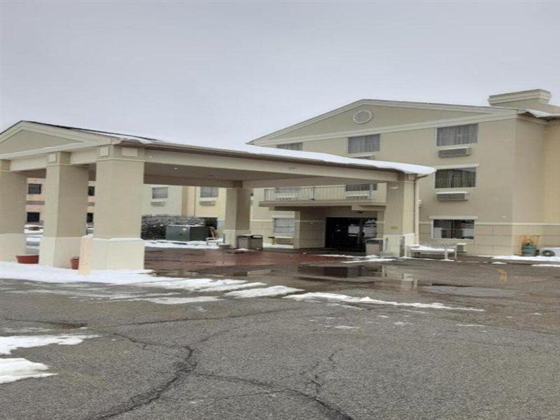Wingate By Wyndham Pittsburgh 2*