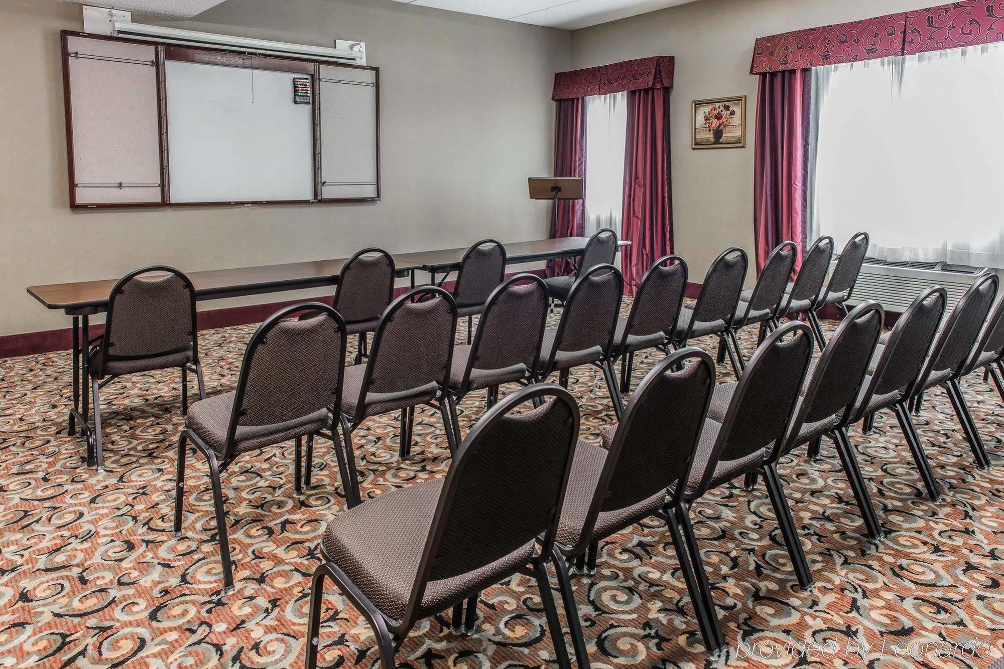 Wingate By Wyndham Pittsburgh Hotel